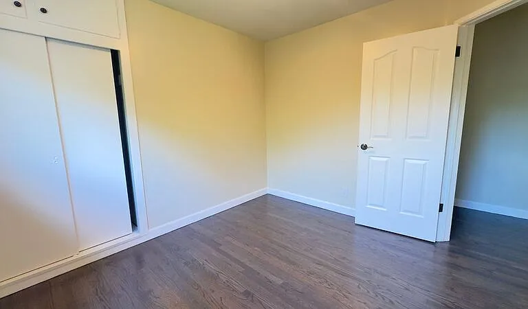 403 Lupin Ln — Photo 22