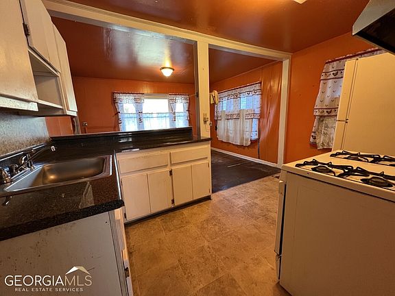 5th image of 359 Hillside Drive SW