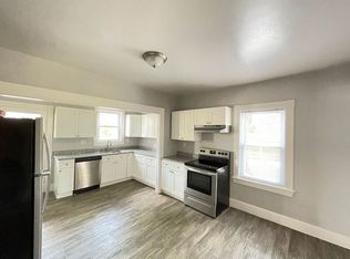 87 Main St #1, Epping, NH 03042