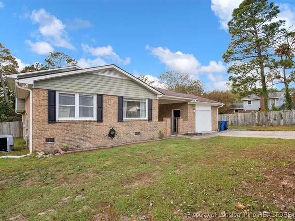 6893 Pin Oak Ln, Fayetteville, NC 28314