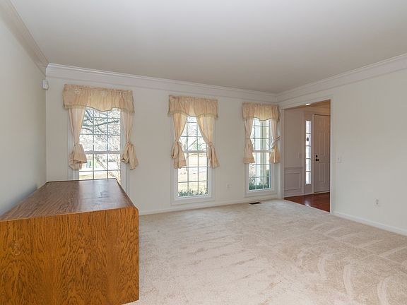 5th image of 1821 Midchester Dr