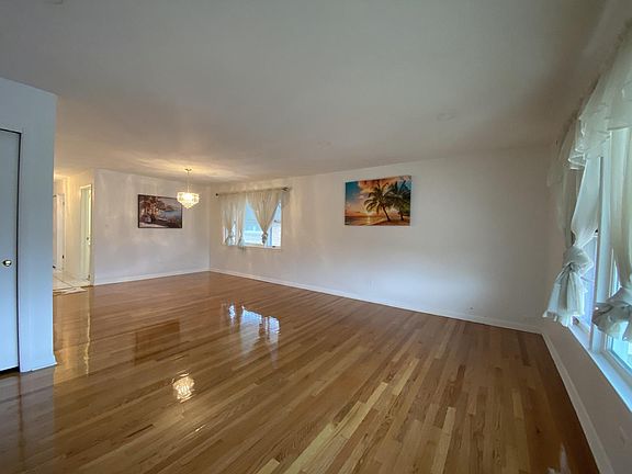 4th image of 8608 W Carmen Ave #2