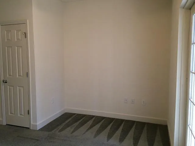 2951 SW 35th Pl — Photo 17