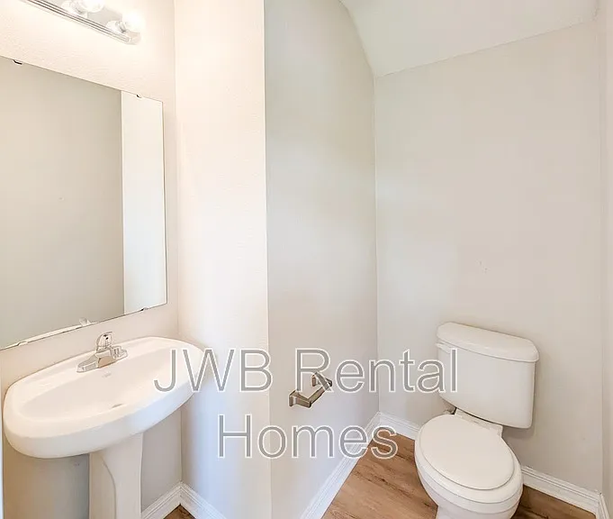 4646 Lenox Ave — Photo 5