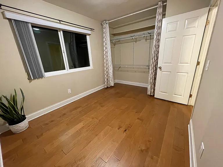 8221 Valdosta Ave — Photo 10