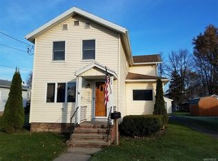 128 W Oak Orchard St, Medina, NY 14103