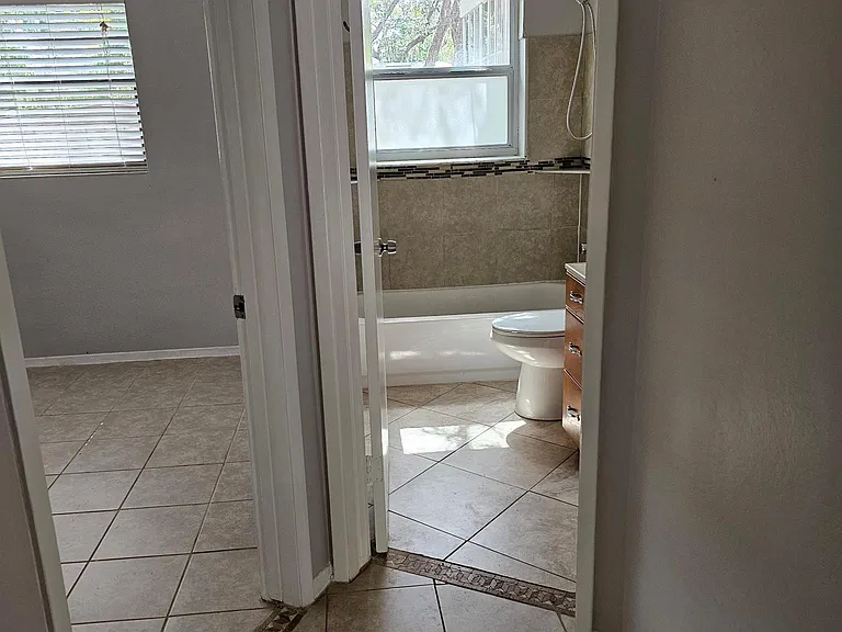 1273 Union St — Photo 30