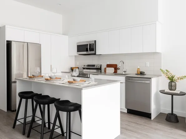 The Scott, 707 Hillside Ave, Victoria, BC V8T 2B3