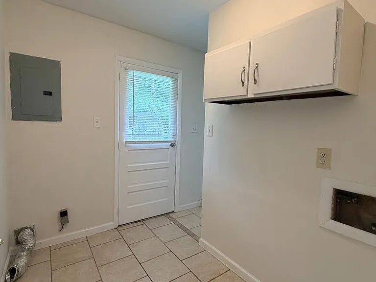 845 Middle Dr — Photo 14