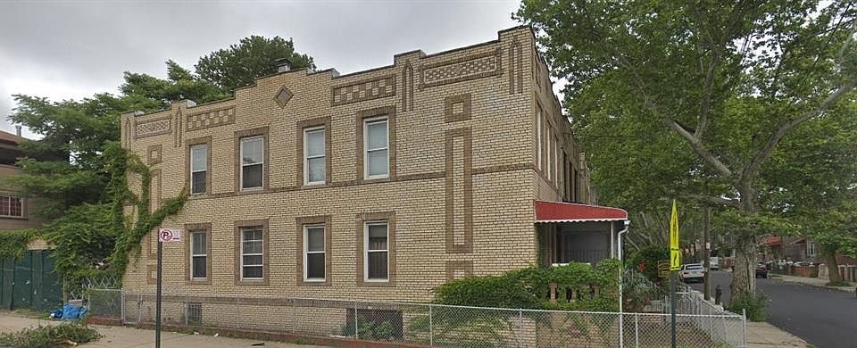 2nd image of 483 Thatford Ave