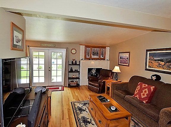 4th image of 1887 Grandview Ct
