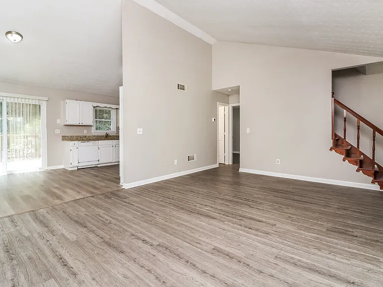 3106 Calumet Cir NW — Photo 7
