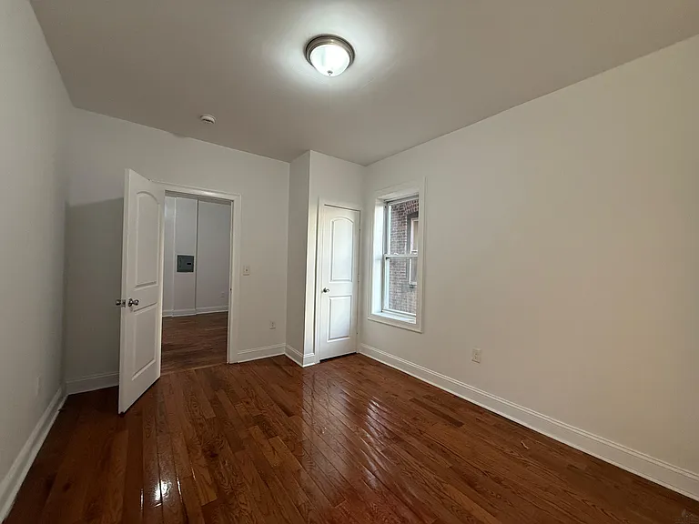 487 Garfield Ave #10 — Photo 5