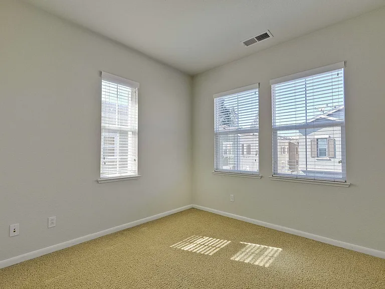 562 Saco Ter — Photo 35