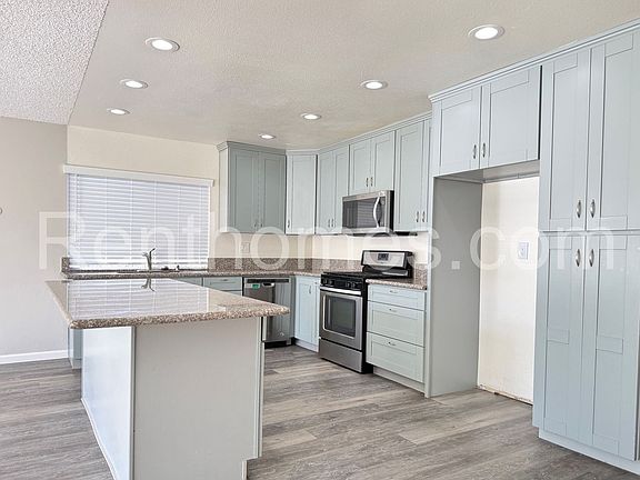 5th image of 11303 Kelowna Rd