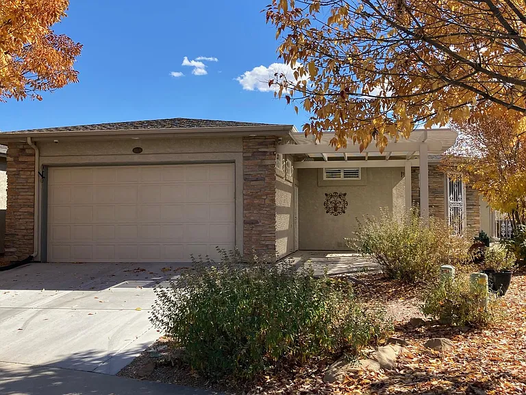 2657 Summer Vale Cir — Photo 1