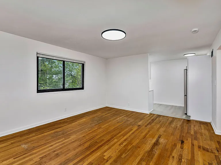 2535 Lysle Ln #4A — Photo 2