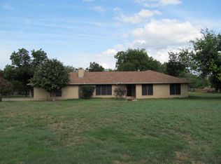 409 Oakwood Rd, Kerrville, TX 78028