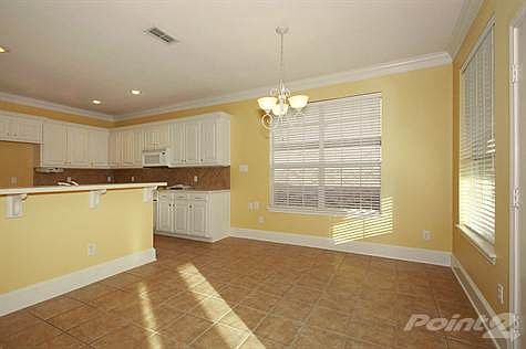 3rd image of 1904 Hollybranch Dr