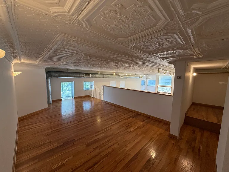 1237 N Noble St #1F — Photo 11