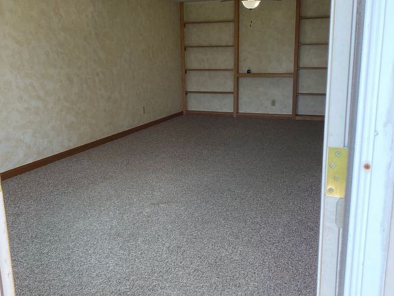 2nd image of 48 Meadowview Ter #4