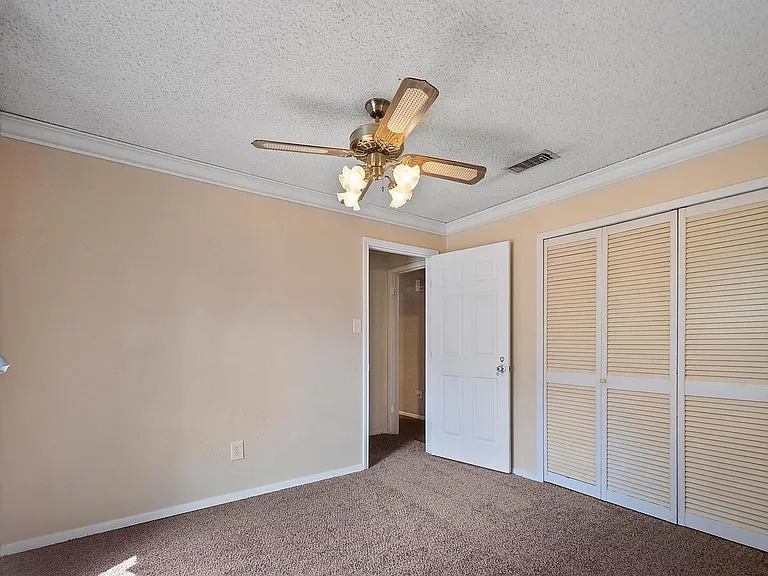 1600 Cindy Ct — Photo 17