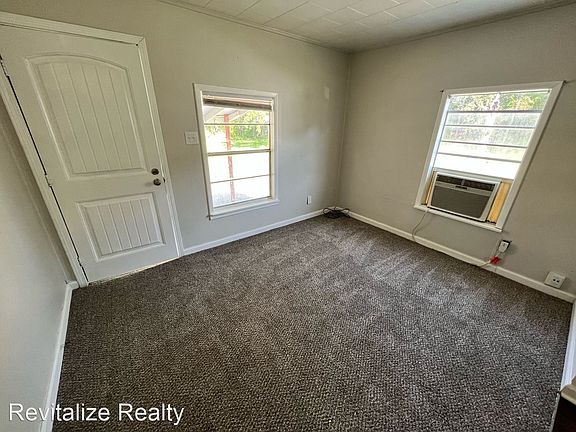 5th image of 4512 Peach St #3