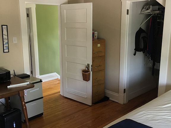3rd image of 3913 Locke St