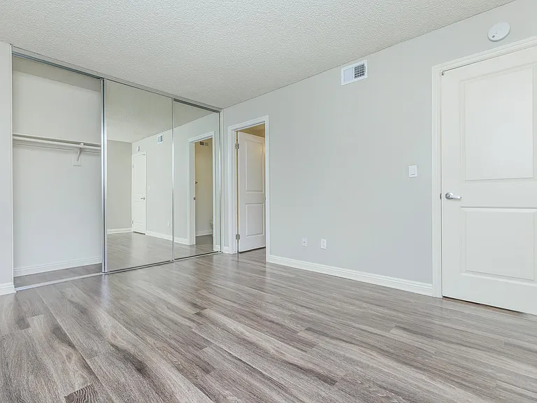 Villa La Paz Apartment Homes — Photo 46