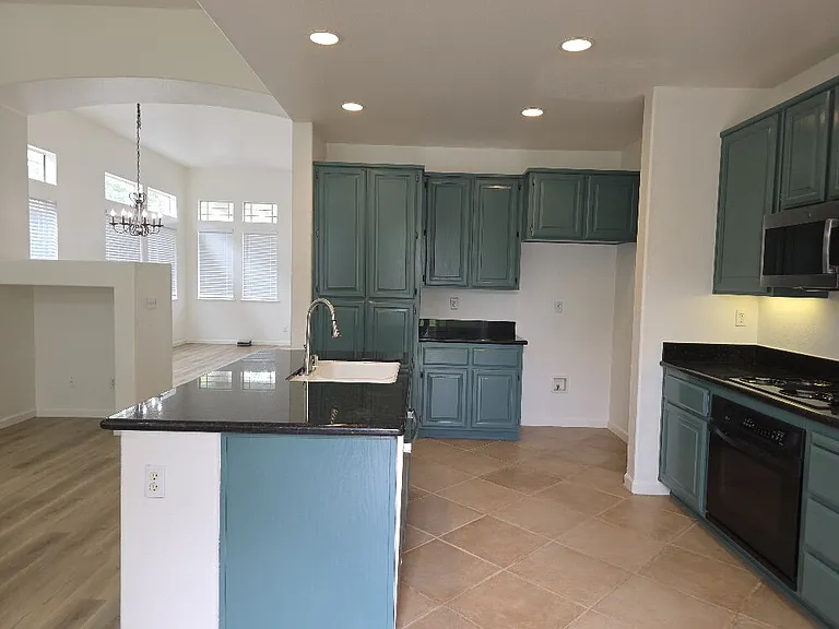 249 Oxburough Dr — Photo 10