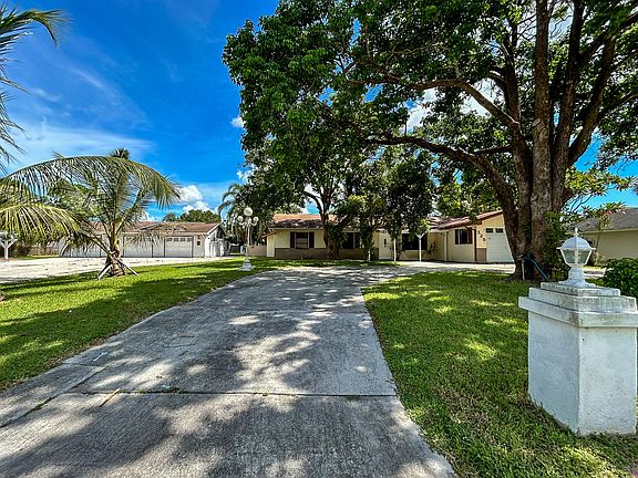 4th image of 325 NW Rebecca Avenue