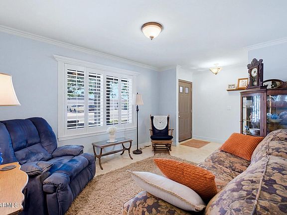 4th image of 904 W LOUGHLIN Drive