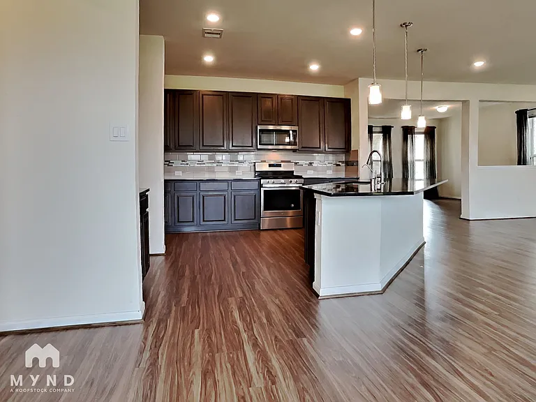 1706 Claire Creek Ct — Photo 9