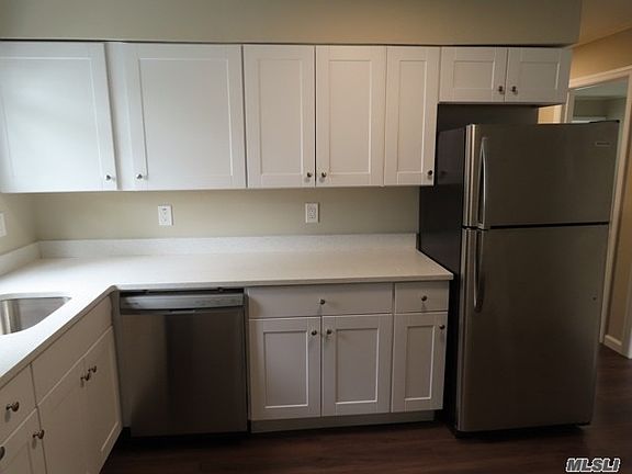 4th image of 224 Bond St