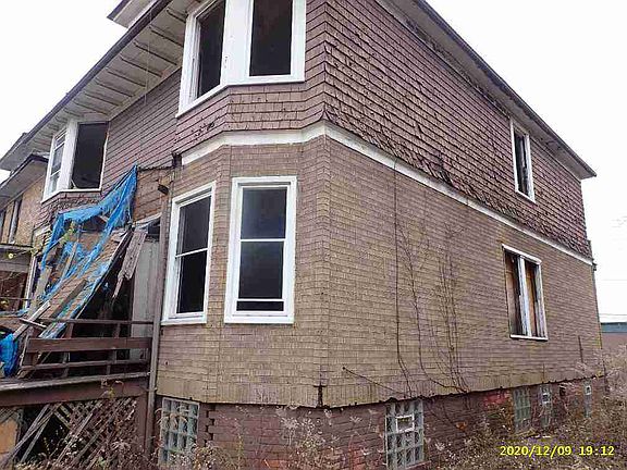 3293 Lothrop