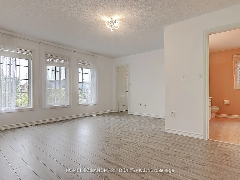 48 Kaitlin Dr — Photo 3