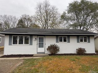 3301 Gerald Ave, Rochester Hills, MI 48307