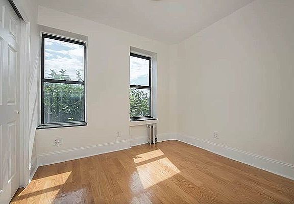 2nd image of 54 Maujer St APT 27