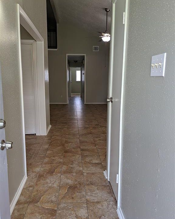 1st image of 5105 Beaverhollow Dr
