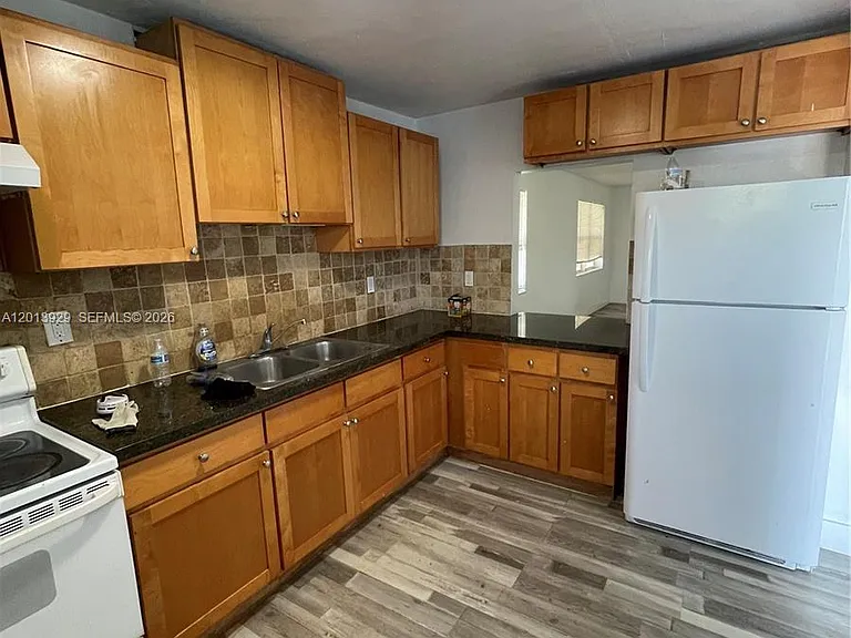1532 SW 5th Pl #A1 — Photo 11
