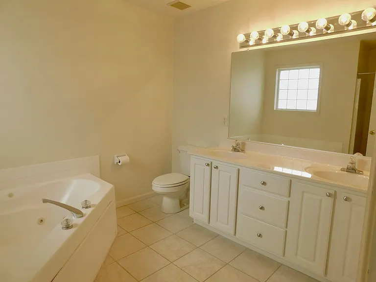 4728 Beach Bay Ct — Photo 18