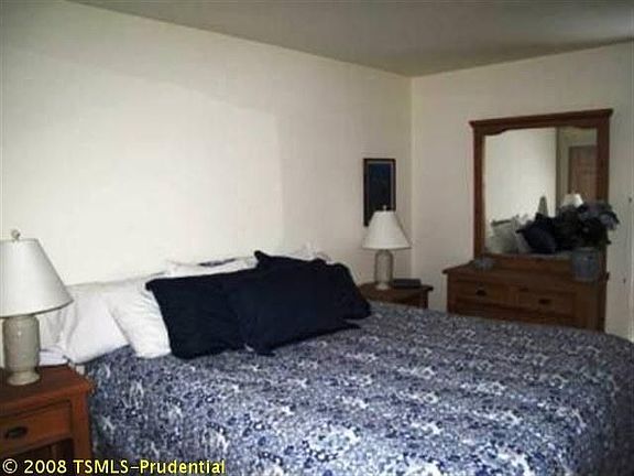 5th image of 2755 N Lake Blvd #15