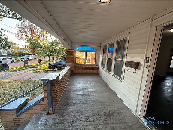 4th image of 616 E Park St