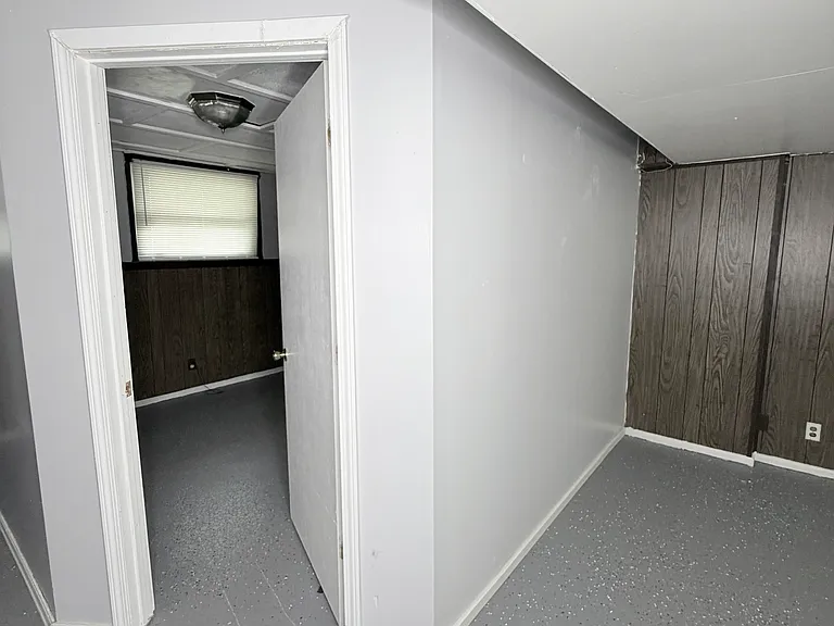 2056 Brookfield Rd — Photo 26