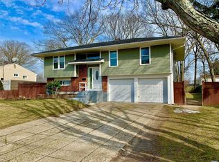 43 Lloyd Dr, Brentwood, NY 11717
