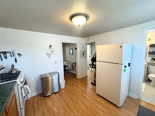 89 3rd Street image 8 of 13