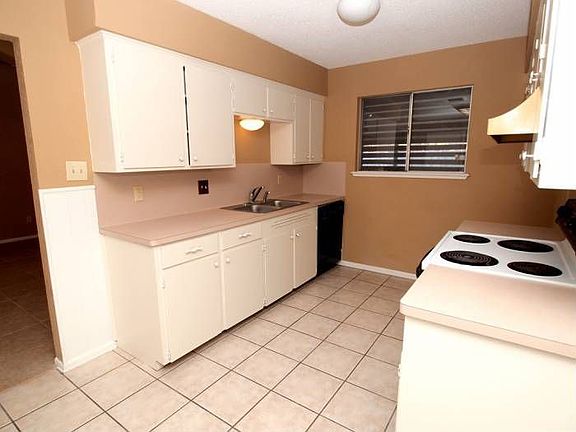 3rd image of 3617 Tripoli Dr