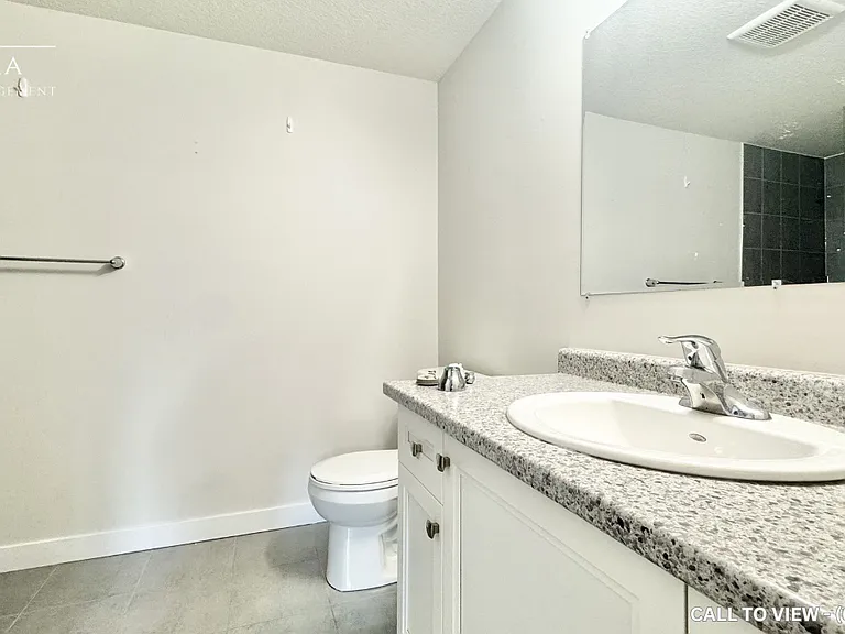 170 Rochefort St #F — Photo 9