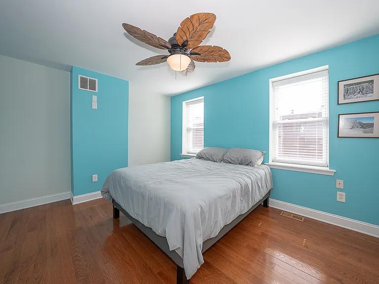 1916 S Alder St — Photo 18