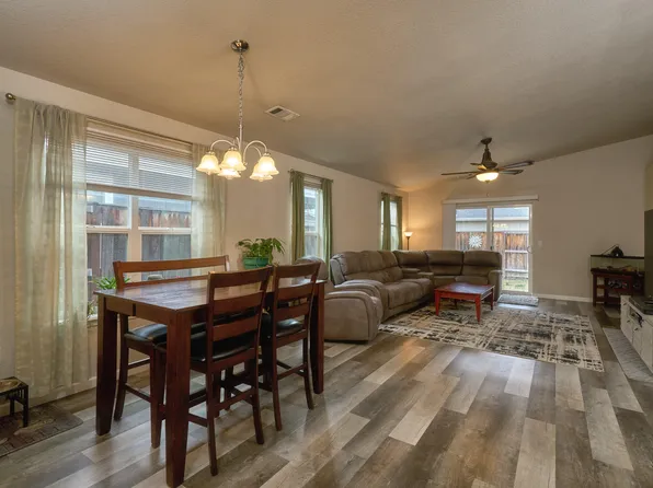 2507 Agate Meadows, White City, OR 97503